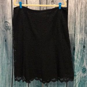 Women’s size 18 black lace skirt GUC